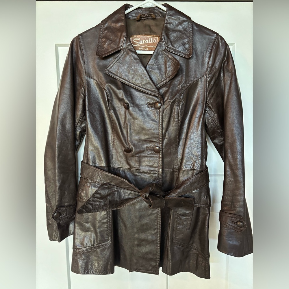 Vintage Italian leather women’s jacket from 1970’s. Made by Sarallo in Firenze.